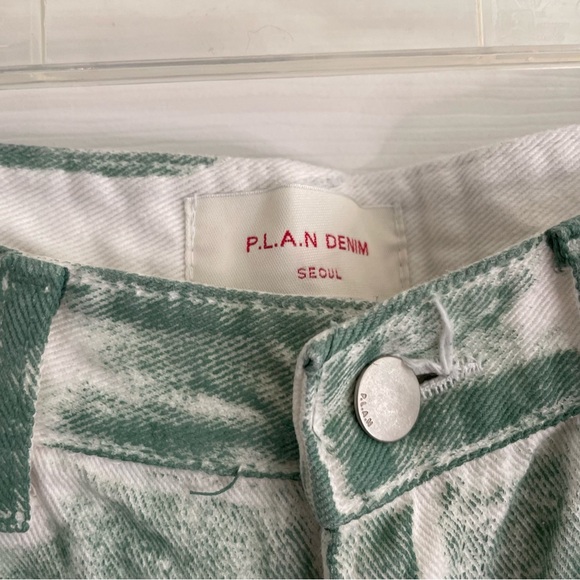 P.L.A.N. Denim Vintage Green Straight Leg Jeans with Distressed Finish Size M - Picture 2 of 5